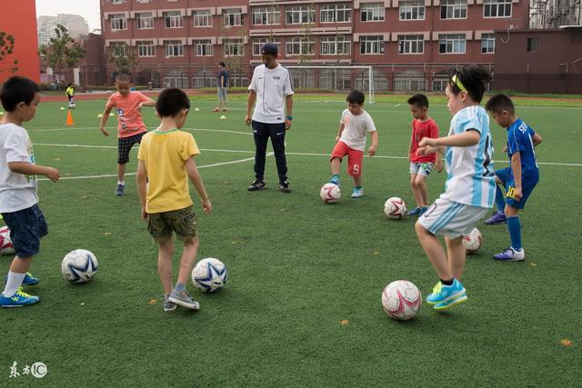 精选足篮专家：全网第1！六哥21连红还中足彩26万