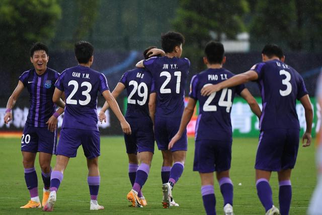 2026十堰马拉松鸣枪开跑 上万跑者领略“山水车城”